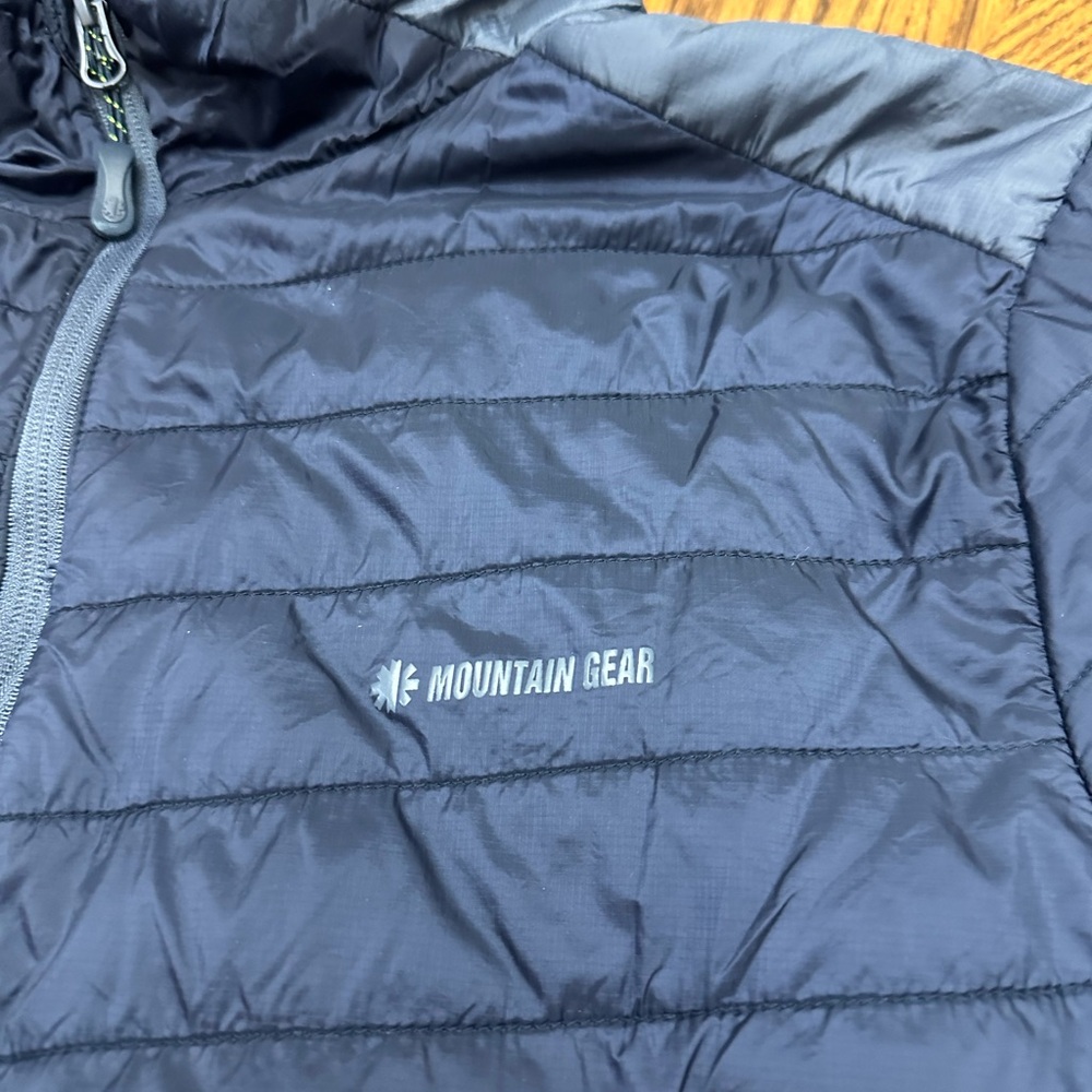 Mountain Gear Puffy Jacket - Picture 2 of 6